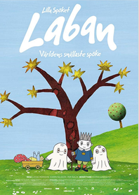 Spöket Laban och Labolina vid ett träd, grönt gräs och blå himmel.